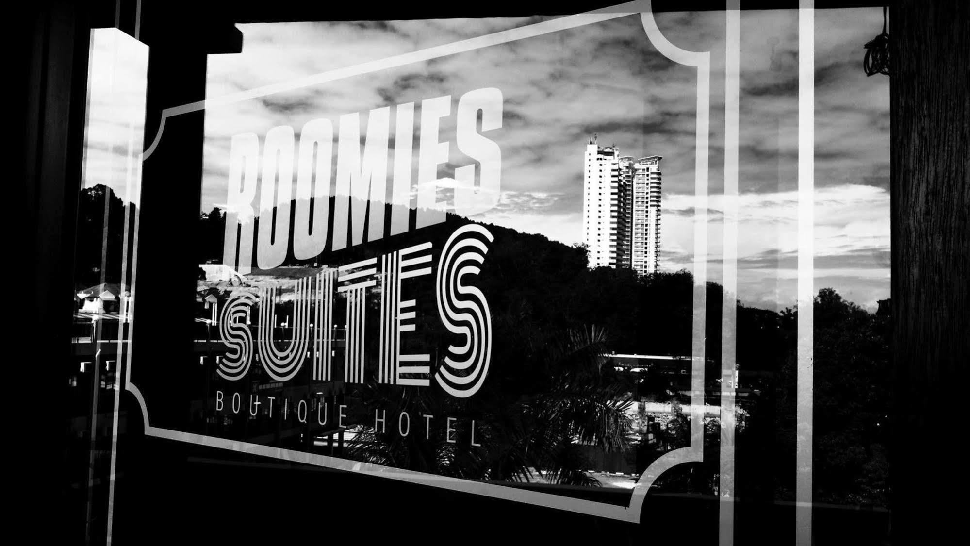 Roomies Suites Batu Ferringhi Exterior foto